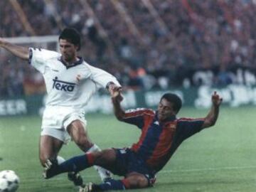 8-1-94. El Barcelona hace una manita al Madrid con tres goles de Romario. Además, el partido será recordado por la cola de vaca que el brasileño le hizo a Rafa Alkorta. Esos tres goles de Romario serían los únicos al Madrid.