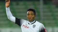 Carlos Carbonero hace pase gol ante el Inter de Guarín