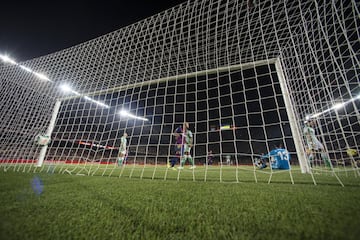 4-1. Jordi Alba marc¨® el cuarto gol.