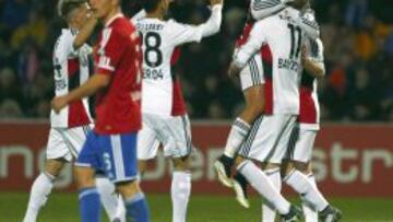 Chicharito ya tiene 18 goles en la temporada con el Bayer Leverkusen.