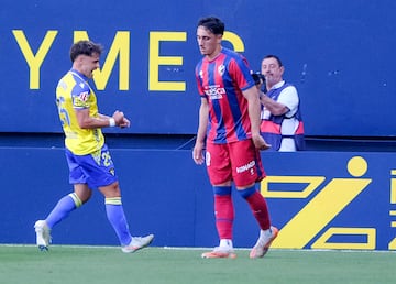 25/05/25 PARTIDO SEGUNDA DIVISION CADIZ - HUESCA 2-0 GOL DE OSCAR MELENDO