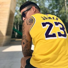 James, presentación en Minnesota y luego NBA