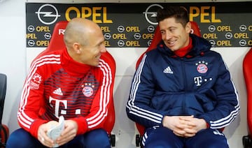 Bayern Munich's Arjen Robben and Robert Lewandowski