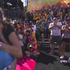 Lange gana el Ironman y lo primero que hace... ¡es pedirle matrimonio a su novia!