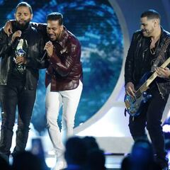 Romeo Santos reúne a Aventura en los Latin Billboard Awards