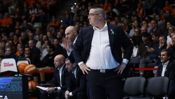 Diego Epifanio, entrenador del Leyma Coruña, durante un partido.