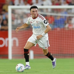 El Villarreal mueve el mercado para cerrar su plantilla y se fija en Mikautadze y Vargas