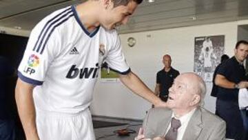<b>LOS MEJORES EN 2011.</b> Cristiano y Di Stéfano han sido distinguidos por el CSD.