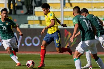 Los dirigidos por Reinaldo Rueda se llevaron un punto tras su visita al Hernando Siles de La Paz. El encuentro se fue con un empate sin goles en la primera parte, en el segundo tiempo, Roger Martínez abrió el marcador al minuto 69. Los locales empataron al 83' a través de Fernando Saucedo. 