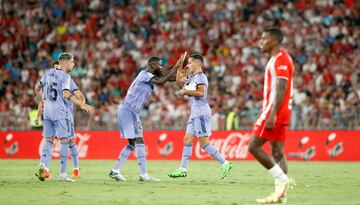 Apareció Lucas Vázquez en el momento y sitio adecuados para cazar un balón muerto dentro del área local, firmando el empate con su pierna izquierda.
