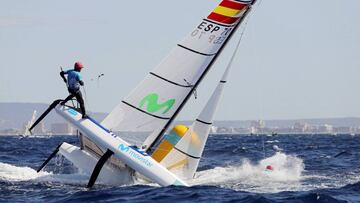 Los regatistas espa&ntilde;oles Iker Mart&iacute;nez y Olga Maslivets, de la clase Nacra 17, en la Regata Princesa Sof&iacute;a. 