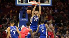 Ben Simmons se cuelga del aro ante los Wizards.