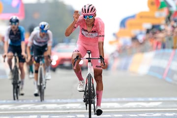 Yates entr¨® tercero en la meta, tras Harper y Verres. Del Toro y Carapaz a m¨¢s de 5 minutos del brit¨¢nico.