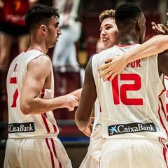 Font (28) y un tapón de Ehigiator dieron la primera a España