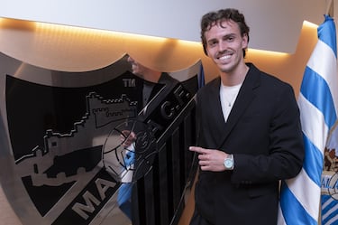 Loren Juarros sigue blindando a la cantera: Recio renueva hasta 2029