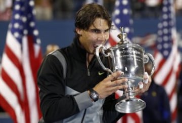 En 2010, el mejor año de su carrera, Rafa Nadal, además de ganar tres de los cuatro majors, se convirtió en uno de los pocos tenistas que han conseguido un Grand Slam de carrera (ganar los cuatro 'grandes' en años diferentes) al conquistar el título en el US Open.