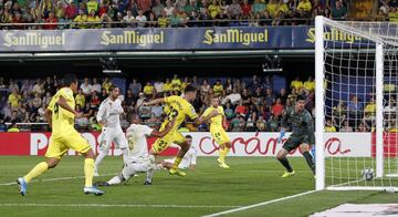 Moi Gómez adelantó de nuevo al Villarreal. 2-1.