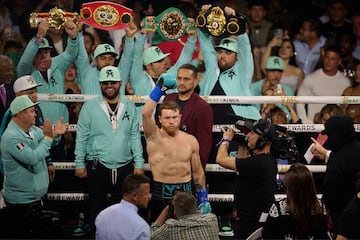 Sal 'Canelo' ?lvarez previo a la pelea contra Jaime Mungua por el campeonato absoluto de los pesos Supermedianos.