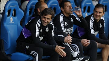 Raúl, en el banquillo del Castilla.