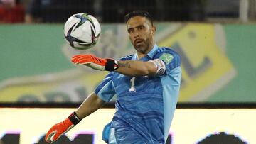 Cristián Ogalde, representante del capitán de la Roja, habló sobre el futuro del actual arquero de Betis. "Opciones no creo que vayan a faltar", indicó.