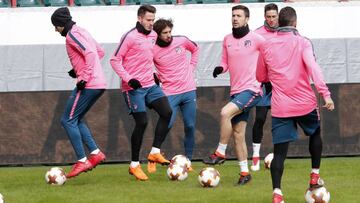 El capitán del Atlético de Madrid, Gabi, durante un entrenamiento en Moscú.