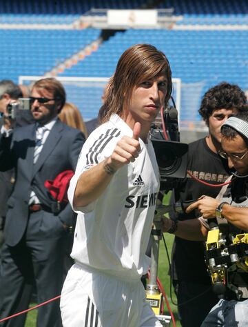 El 31 de agosto de 2005, Sergio Ramos llegaba al Real Madrid y se convertía en el primer fichaje español de Florentino Pérez. El camero aterrizó en el Bernabéu por una cantidad cercana a los 25-27 millones de euros. Esta operación ha sido una de las más mediáticas hasta la fecha. Del Nido no le dejaba salir del Sevilla, pero finalmente se hizo posible.