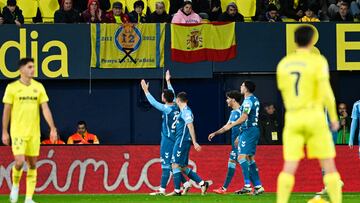 VILLARREAL, 15/12/2024.- El centrocampista argentino del Betis Giovani Lo Celso celebra su gol, segundo del equipo andaluz, durante el partido de la jornada 17 de LaLiga entre el Villarreal CF y el Real Betis, este domingo en el estadio de la Cerámica. EFE/ Andreu Esteban