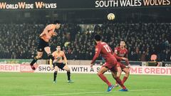 Raúl Jiménez sigue encendido, anotó al Liverpool con los Wolves