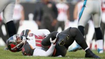 El fullback de Tampa Bay Buccaneers, Jorvorskie Lane, sufrió esta aparatosa lesión en la contundente victoria de Panthers.