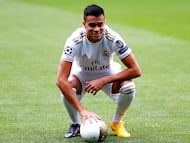 Soccer Football - Real Madrid unveil Reinier - Santiago Bernabeu, Madrid, Spain - February 18, 2020 Real Madrid's Reinier poses on the pitch during the unveiling REUTERS/Juan Medina