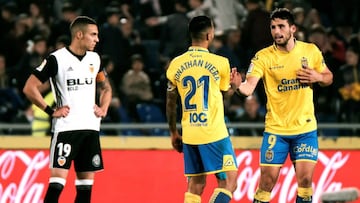 Rodrigo, pensativo tras el segundo gol de Las Palmas.