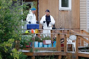 A police forensics team investigates a crime scene after multiple people were killed and injured in a stabbing spree in Weldon, Saskatchewan, Canada. September 4, 2022.  REUTERS/David Stobbe