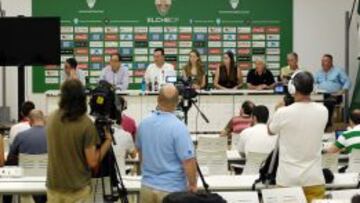 Rueda de prensa de los gestores del Elche.