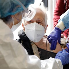 Los efectos secundarios de cada vacuna: Pfizer, Moderna y AstraZeneca