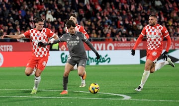 0-2. Asistencia de Jude Bellingham al espacio para la carrera del jugador turco del Real Madrid. El dorsal 15 aguanta, le gana la posicin a Miguel Gutirrez y finaliza con un disparo cruzado, raso, con la zurda, para superar la estirada de Paulo Ganazzaniga.