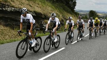 El equipo Sky comanda el pelotón durante el Tour de Francia 2018.