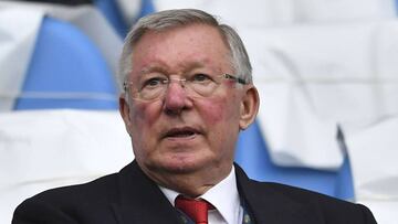 Alex Ferguson reaparece tras sufrir una hemorragia cerebral.