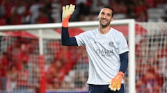 (FILES) Paris Saint-Germain's Spanish goalkeeper Sergio Rico waves as he warms up before the UEFA Champions League 1st round day 3 group H football match between SL Benfica and Paris Saint-Germain, at the Luz stadium in Lisbon on October 5, 2022. Paris Saint-Germain goalkeeper Sergio Rico is out of intensive care, a hospital report confirmed on July 5, 2023, as he continues his recovery from a traumatic brain injury. (Photo by FRANCK FIFE / AFP)