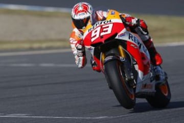 GP de Japón 2º  Marc Márquez sumó un valioso segundo puesto en un atípico fin de semana en el que la niebla y la lluvia obligaron a cancelar tres sesiones de entrenamientos libres. Los 20 puntos cosechados le permitieron afrontar la última cita del año con una ventaja de 13 sobre Lorenzo