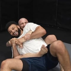 Volkanovski somete al campeón de la NBA Jamal Murray