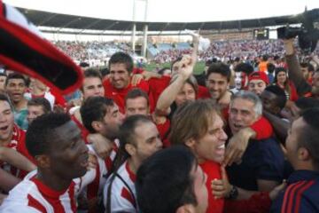 Almería-Athletic de Bilbao.  Los jugadores del Almería celebran su permanencia en primera división.