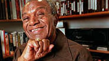 TODO UN MITO. El legendario entrenador de boxeo Eddie Futch ha fallecido a los 90 años de edad. En la foto, en Las Vegas en 1998.