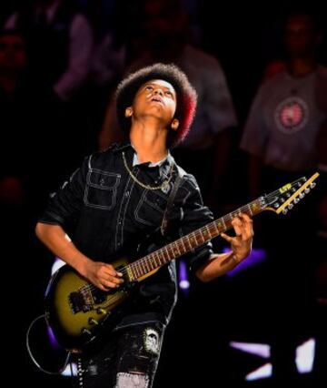 Malcolm Brickhouse se encargó de interpretar el himno americano antes del Nets-Magic, en Brooklyn.