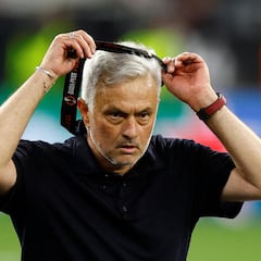 Will Jose Mourinho get a UEFA punishment? Roma boss confronts Anthony Taylor after Europa League final