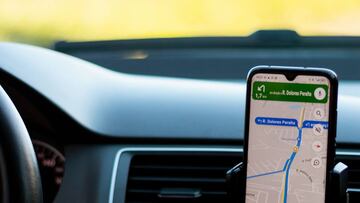 La multa de la DGT a los conductores por los avisadores de radar en su tel¨¦fono m¨®vil