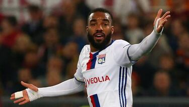 Official: Alexandre Lacazette signs for Arsenal