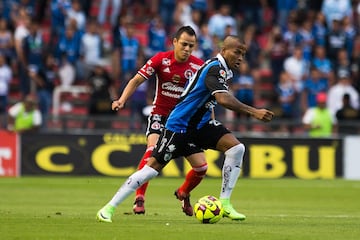 Cruz Azul cuenta con un plantel lleno de profundidad, con nombres que serían titulares en muchos equipos, pero tendrán que luchar por un sitio hasta con las uñas. Incluso, algunos como Javier Salas, Jordan Silva, Misael Domínguez y Martín Zuñiga podrían quedar fuera de las convocatorias. 