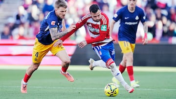 15/03/26 PARTIDO SEGUNDA DIVISION
GRANADA CF - FC ANDORRA
En la imagen Gael Alonso (FC Andorra) y Arnaiz (Granada CF)