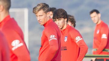 Marcos Llorente y Jo&atilde;o F&eacute;lix. 