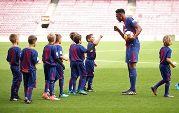 Yerry Mina presentado presentado en el Barcelona en el Camp Nou